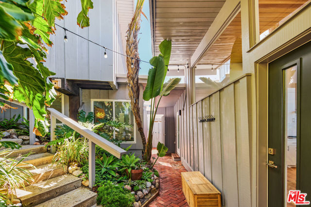 24246 Malibu Road photo 16