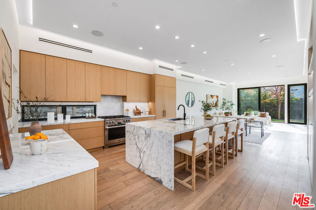 1620 Electric Avenue, Venice CA: https://media.crmls.org/mediaz/97152494-d3be-40d5-8bba-a5f166e81213.jpg