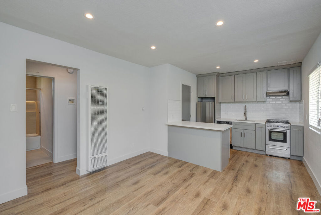 4140 Grand View Boulevard #14