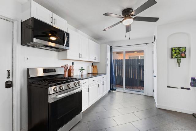 434 Del Mar Ct, Chula Vista CA: https://media.crmls.org/mediaz/9716a476-7ad4-4eac-894e-c9fc595e1039.jpg