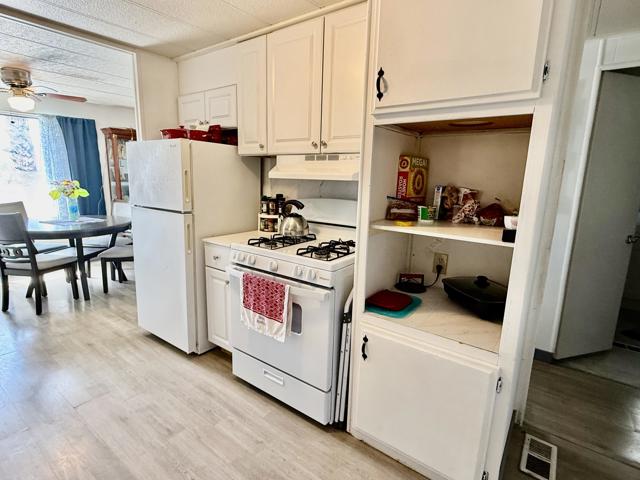 32220 San Miguelito Drive, Thousand Palms CA: https://media.crmls.org/mediaz/9716c19c-319d-4617-8a00-c14d5bface24.jpg