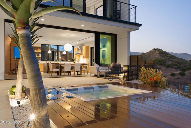 33433 Decker School Road, Malibu CA: https://media.crmls.org/mediaz/9717327a-f4a2-43d5-beb5-2ab8f8d7d0c0.jpg