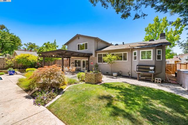 868 Madeira Dr, Pleasanton CA: https://media.crmls.org/mediaz/971748e4-1ea6-4e94-95be-3a2c1150f371.jpg