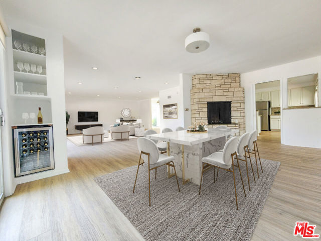 1357 1361 S Beverly Glen Boulevard, Los Angeles CA: https://media.crmls.org/mediaz/97174f8b-c9fb-465e-ad9e-40ca55255c66.jpg