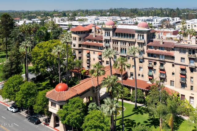 99 S Raymond Avenue, Pasadena CA: https://media.crmls.org/mediaz/9717e13c-5206-467b-a095-b4d3441cd2af.jpg