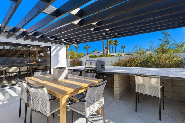 2171 E Francis Drive, Palm Springs CA: https://media.crmls.org/mediaz/97183298-8cfa-49f6-bb81-6bbf967bc358.jpg