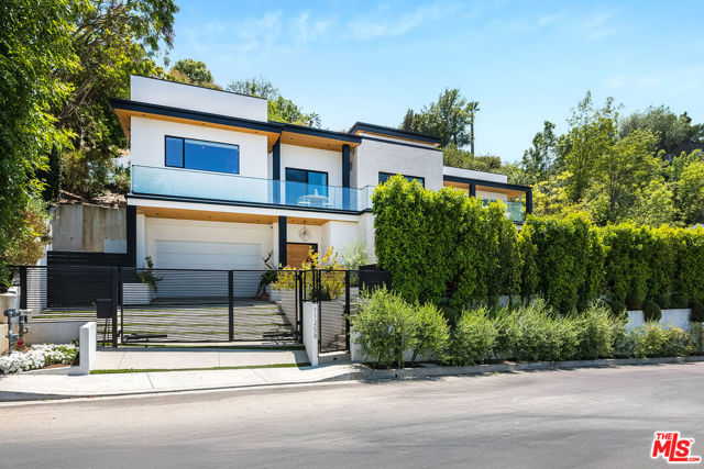 Photo of 11258 Laurie Drive, Studio City, CA 91604