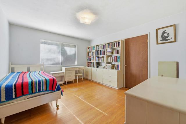 3915 Kingridge Drive, San Mateo CA: https://media.crmls.org/mediaz/971861a9-3929-4798-a940-1786a0f2631e.jpg