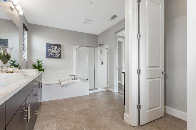 1380 Brookline Loop, Pleasanton CA: https://media.crmls.org/mediaz/971883ec-aaf4-4be7-9d5c-4d5b576a7cbe.jpg