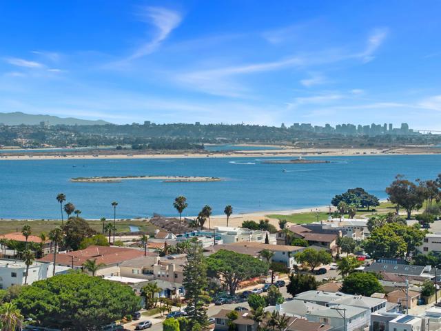 3955 Shasta St, San Diego CA: https://media.crmls.org/mediaz/9718882a-68a5-4933-829d-7943a1776ee4.jpg
