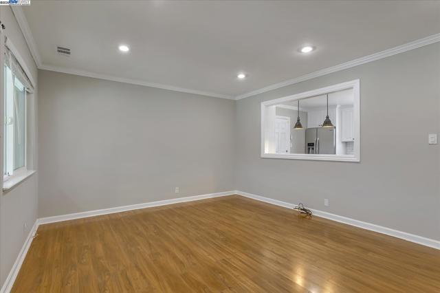 7942 Vomac Rd, Dublin CA: https://media.crmls.org/mediaz/971901c7-7ed1-4ea5-8fc7-33f0f96bd23a.jpg