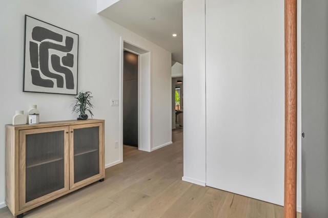 2160 Menalto Avenue, Menlo Park CA: https://media.crmls.org/mediaz/9719bc0c-fbb1-4ae9-998e-1663bdce04fa.jpg