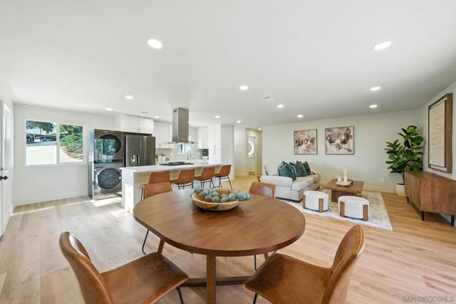 10183 Madrid Way, Spring Valley CA: https://media.crmls.org/mediaz/9719dcb3-a608-4d3a-ad14-42182a9a792f.jpg