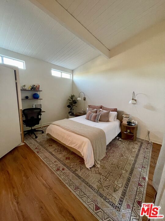 3101 5th Street, Santa Monica CA: https://media.crmls.org/mediaz/9719deac-e691-409f-9798-784f36489a20.jpg