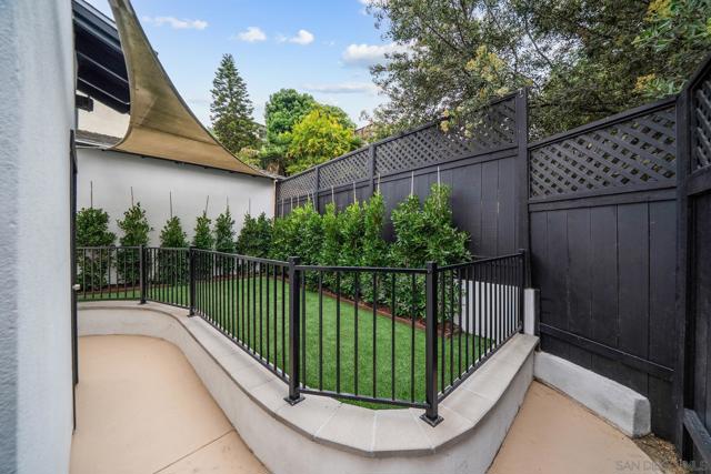 3160 Goldfinch St, San Diego CA: https://media.crmls.org/mediaz/971a5d31-1351-438e-a5a0-2d978fe6dbb2.jpg