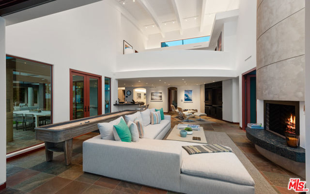 26720 Via Linda Street, Malibu CA: https://media.crmls.org/mediaz/971a6edc-4477-402b-9987-9ab84b48c9cb.jpg