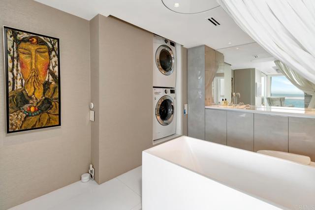 Detail Gallery Image 23 of 40 For 1760 Avenida Del Mundo #504,  Coronado,  CA 92118 - 2 Beds | 2 Baths