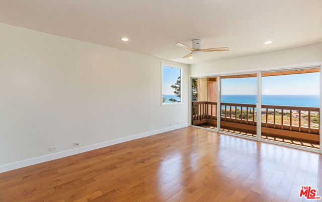 23914 De Ville Way, Malibu CA: https://media.crmls.org/mediaz/971aef1f-1208-4dc4-9e34-ea44d98fb10c.jpg