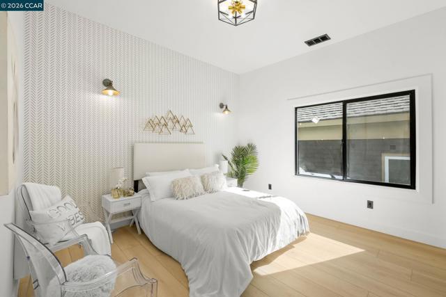 Image 8 of 30 For 1920 Linden St