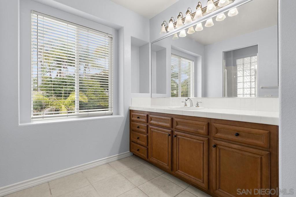 MLS #250043701SD image #40