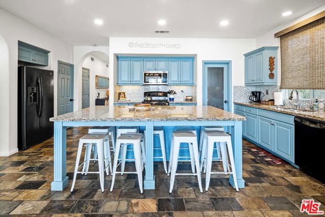42871 Beato Drive, Indio CA: https://media.crmls.org/mediaz/971b94d1-74ac-41f4-a7ce-e12b90afe4e7.jpg