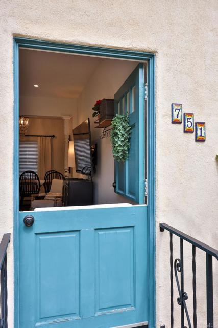 751 G Avenue, Coronado CA: https://media.crmls.org/mediaz/971b99ee-d2f1-49ba-8b70-35a528b08b37.jpg