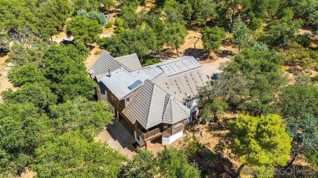 1308 Lakedale Rd, Santa Ysabel CA: https://media.crmls.org/mediaz/971c4267-59ba-4591-b10c-b1611e2cff83.jpg