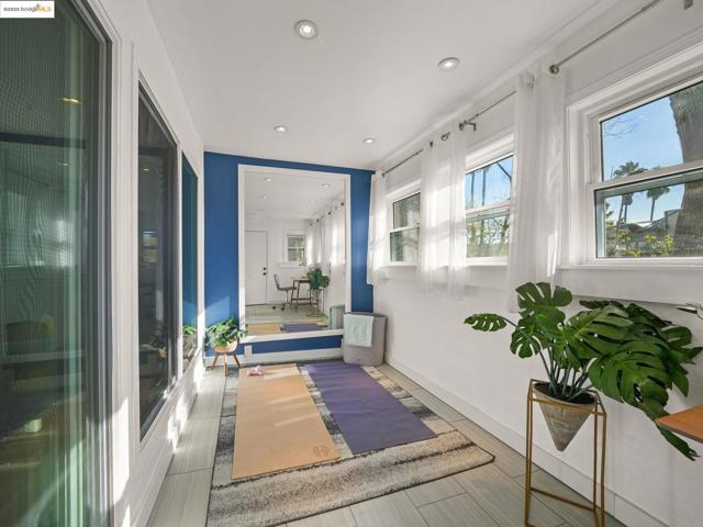 2106 Otis Dr, Alameda CA: https://media.crmls.org/mediaz/971c779a-321c-41e5-a00a-b651b0df1500.jpg