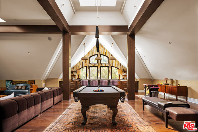 3901 Longridge Avenue, Sherman Oaks CA: https://media.crmls.org/mediaz/971cd533-dbd3-44b2-a743-0b9572e9fa42.jpg