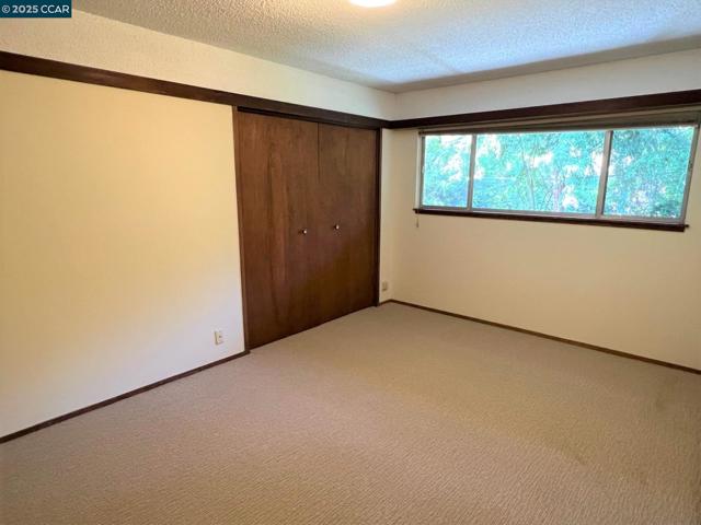 67 Brookwood Rd, Orinda CA: https://media.crmls.org/mediaz/971d0444-ab94-4a48-9d14-2ab18c8d8f3d.jpg