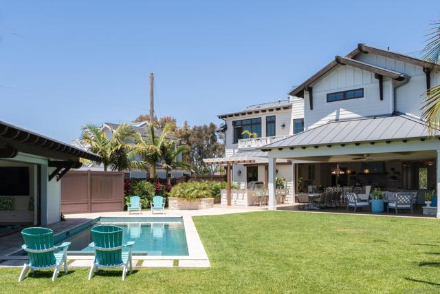 1040 Pine St, Coronado CA: https://media.crmls.org/mediaz/971d62ec-8d4b-4c48-a6cf-696318b2bc55.jpg