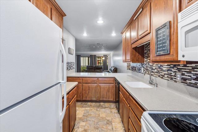 166 Kern Street, Salinas CA: https://media.crmls.org/mediaz/971e81cc-3179-401f-bea0-6fef1671774b.jpg