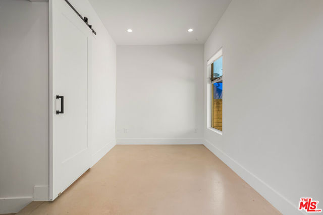 2401 32nd Street photo 15
