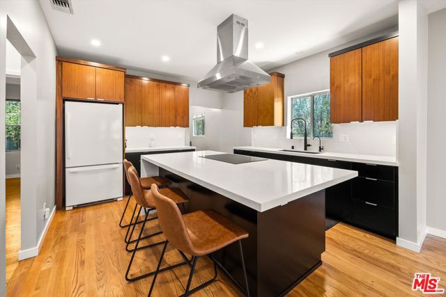 1404 N Hoover Street, Los Angeles CA: https://media.crmls.org/mediaz/971f155a-1a85-4e3a-8edb-e366ea3b264a.jpg
