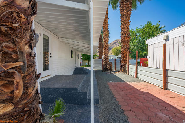 80 Jupiter Street, Palm Springs CA: https://media.crmls.org/mediaz/971f3f35-9342-450d-be8e-3d0c97abdda2.jpg