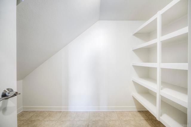 Image 12 of 38 For 10653 Golden Willow  143