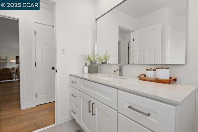 1071 Serrano Ct, Lafayette CA: https://media.crmls.org/mediaz/9720ec12-8233-45cd-bdae-542bf7875e49.jpg