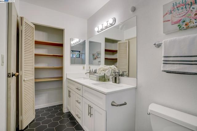 Image 31 of 51 For 6047 Joaquin Murieta Ave  F