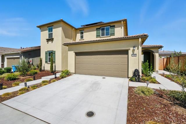 1900 Lotus Court, Hollister CA: https://media.crmls.org/mediaz/97211fec-36ab-447c-a3b8-de2e37f82d08.jpg