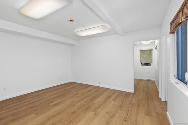 405 W Nutmeg St, San Diego CA: https://media.crmls.org/mediaz/972150d4-4570-4d86-843a-05baf589f4b3.jpg