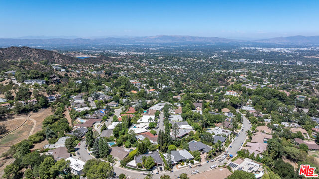 Drew Fenton | 16617 Park Lane Circle Los Angeles CA | MLS: 7403378