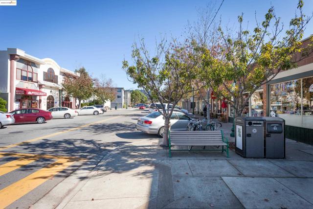 Image 53 of 56 For 1046 Ordway St