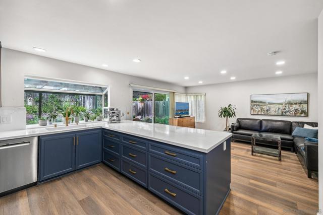 1554 Traveld Way, Encinitas CA: https://media.crmls.org/mediaz/97226c44-6656-4530-ad99-72b025369b4a.jpg