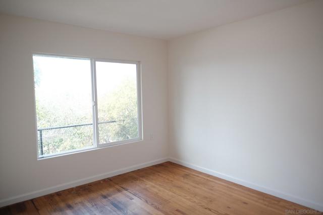 2345 Alta Vista Dr, Vista CA: https://media.crmls.org/mediaz/9722adaa-8a54-4460-94a3-ae9709c1e66a.jpg