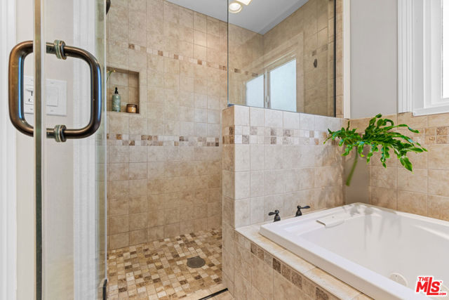 4113 Don Diablo Drive, Los Angeles CA: https://media.crmls.org/mediaz/9722e12f-37ed-412d-bfb6-57e15140b757.jpg