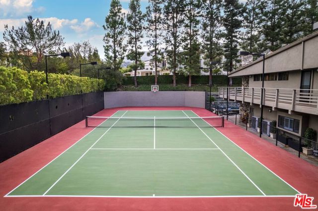 17765 Camino De Yatasto, Pacific Palisades CA: https://media.crmls.org/mediaz/97234424-adb1-45dc-ac60-88efe39cb595.jpg