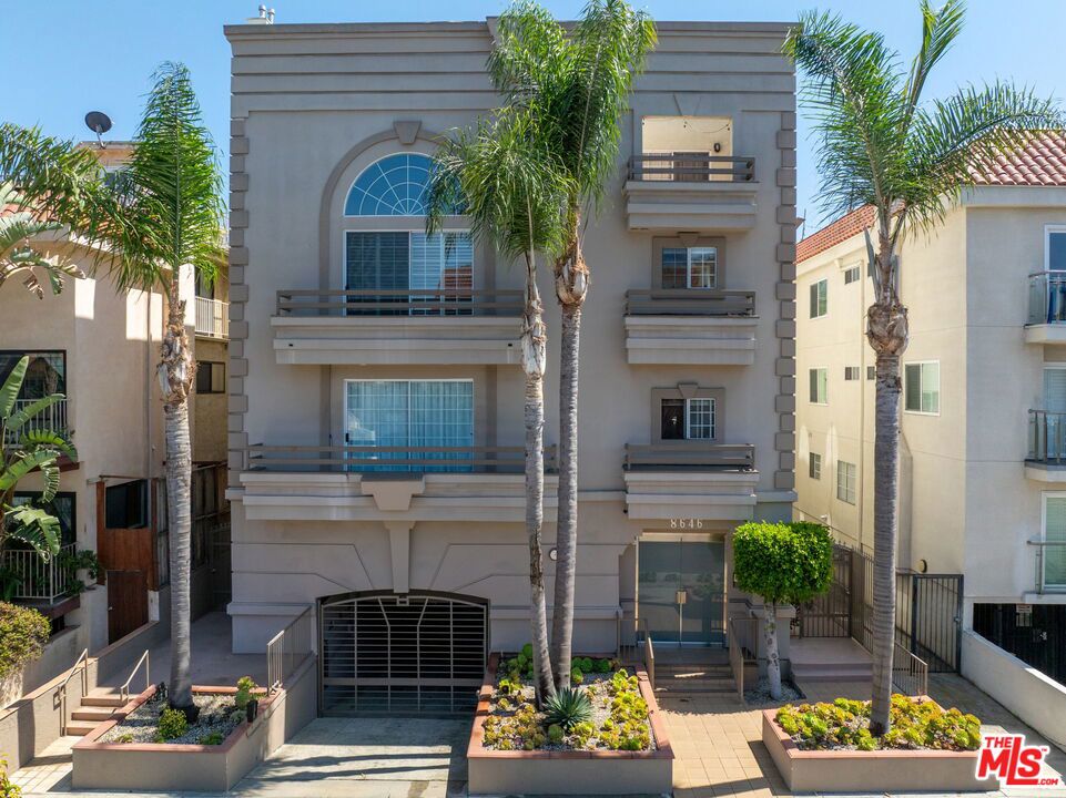 8646 W Olympic Boulevard #204