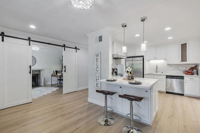 402 S Mary Avenue, Sunnyvale CA: https://media.crmls.org/mediaz/97240954-11a6-487e-a957-22f7335b419a.jpg