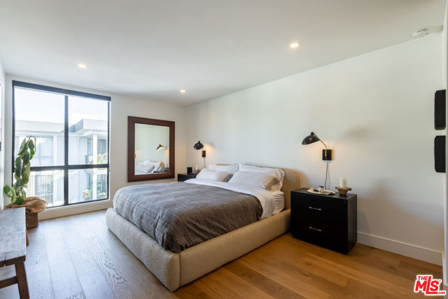 1351 N Crescent Heights Boulevard, West Hollywood CA: https://media.crmls.org/mediaz/972449dc-8466-4e72-86a1-e55d6dc06df3.jpg