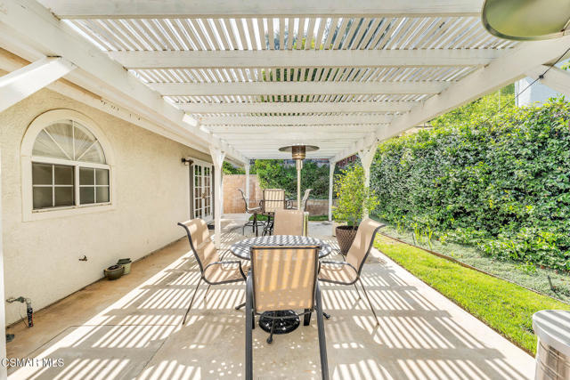 5050 Golden Nugget Way, Oak Park CA: https://media.crmls.org/mediaz/9724ba14-85f1-49f2-99c0-d3204a88b6e3.jpg